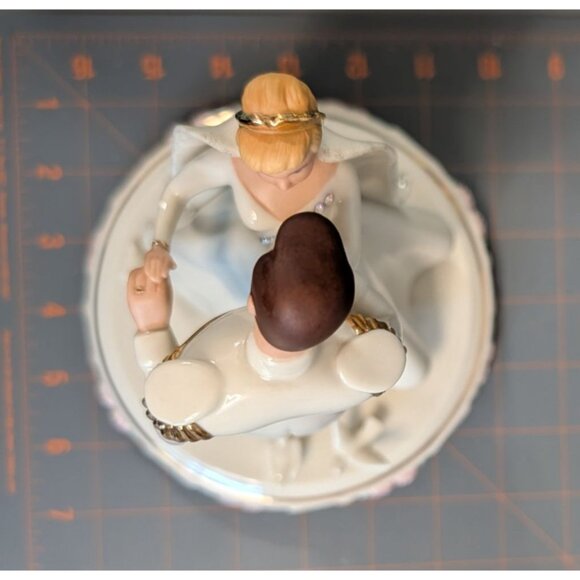 Lenox Disney Showcase Collection Cinderella Wedding Day Cake Topper Porcelain - Picture 6 of 16